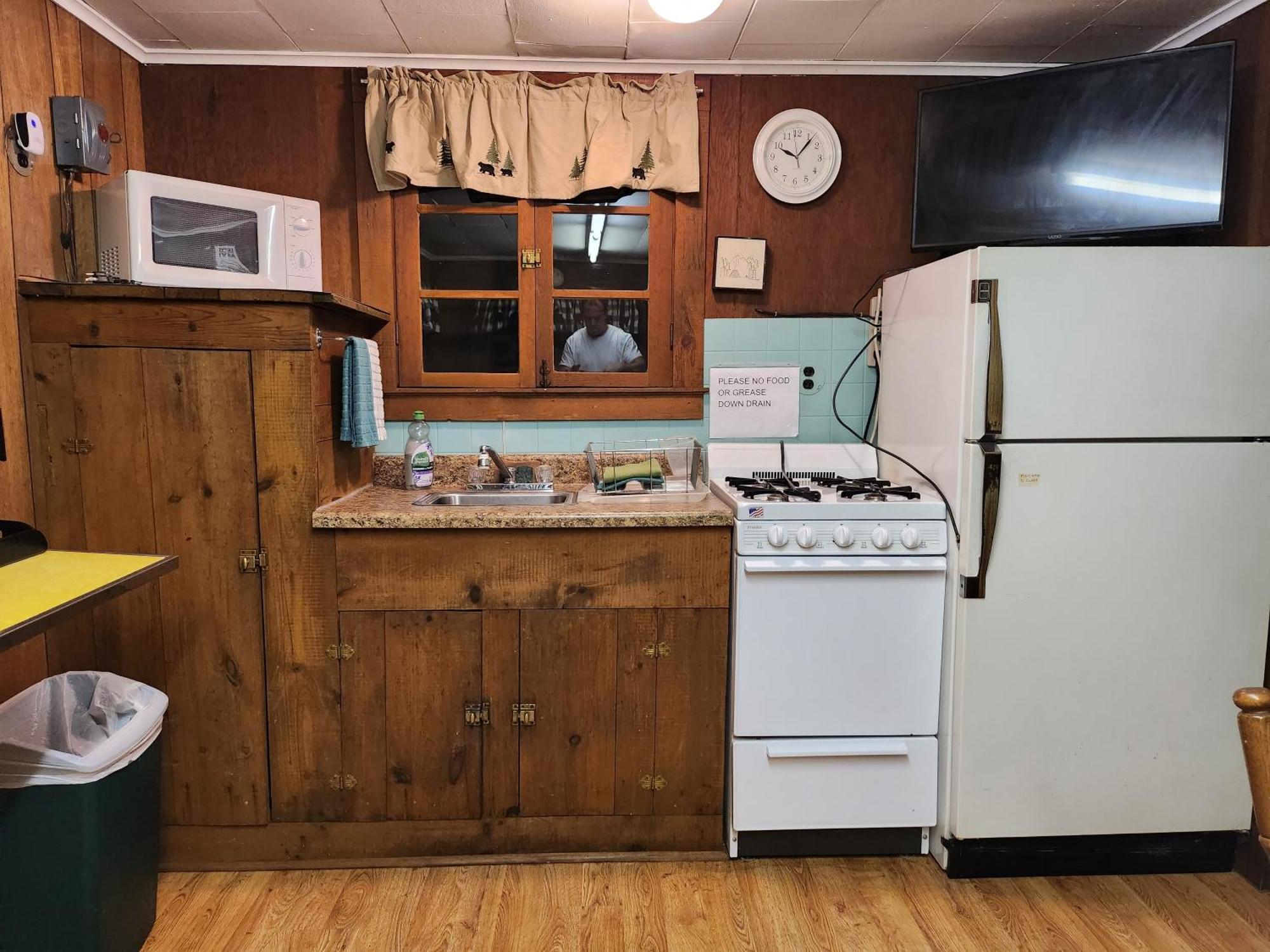 Moreno's Adirondack Lodge