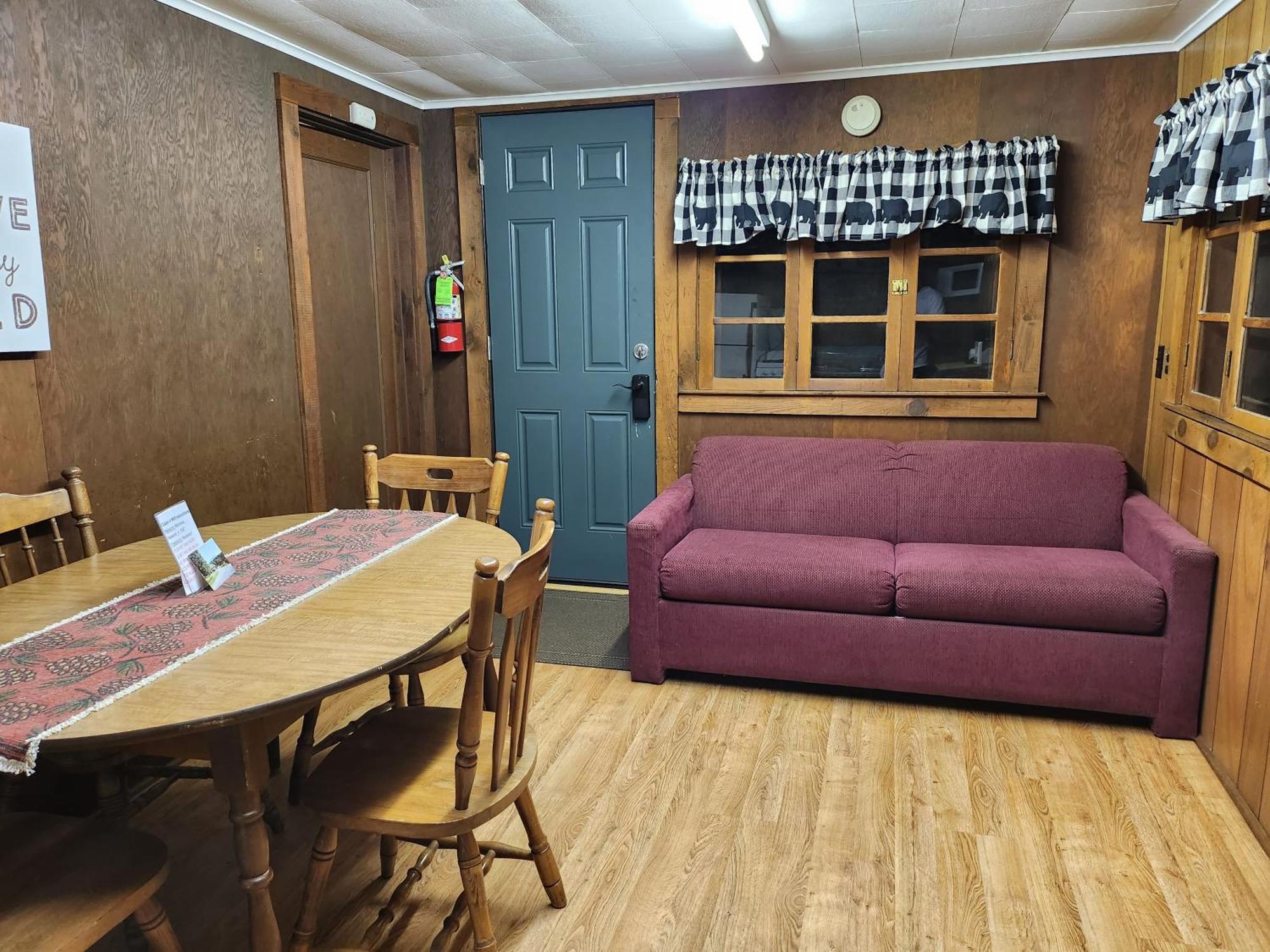 Moreno's Adirondack Lodge *