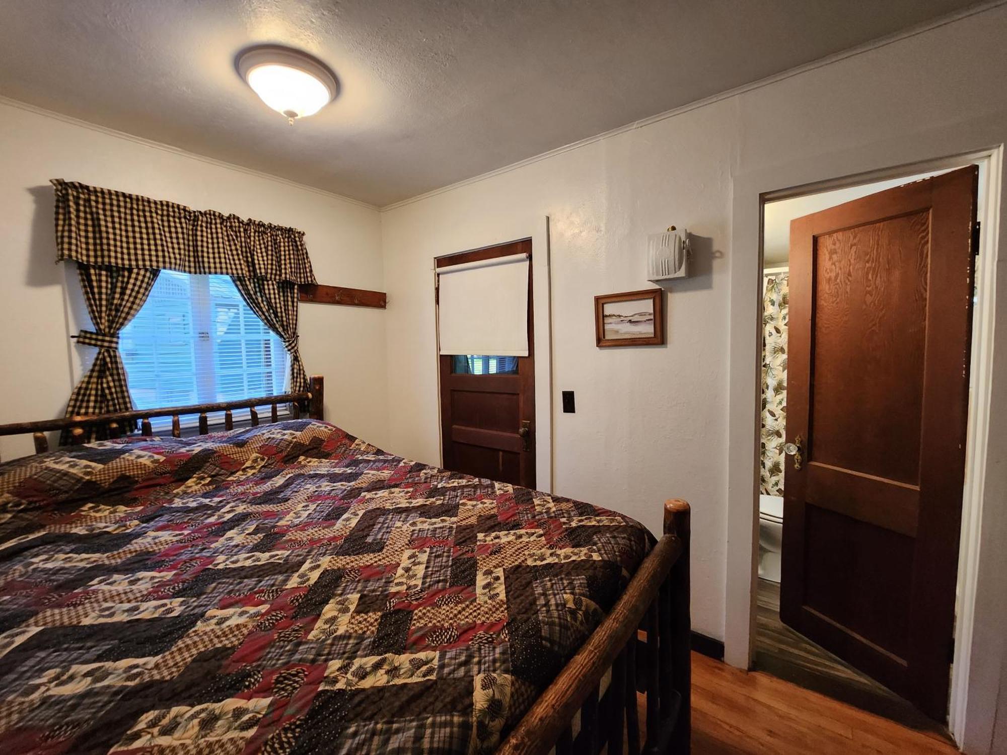 Moreno's Adirondack Lodge *