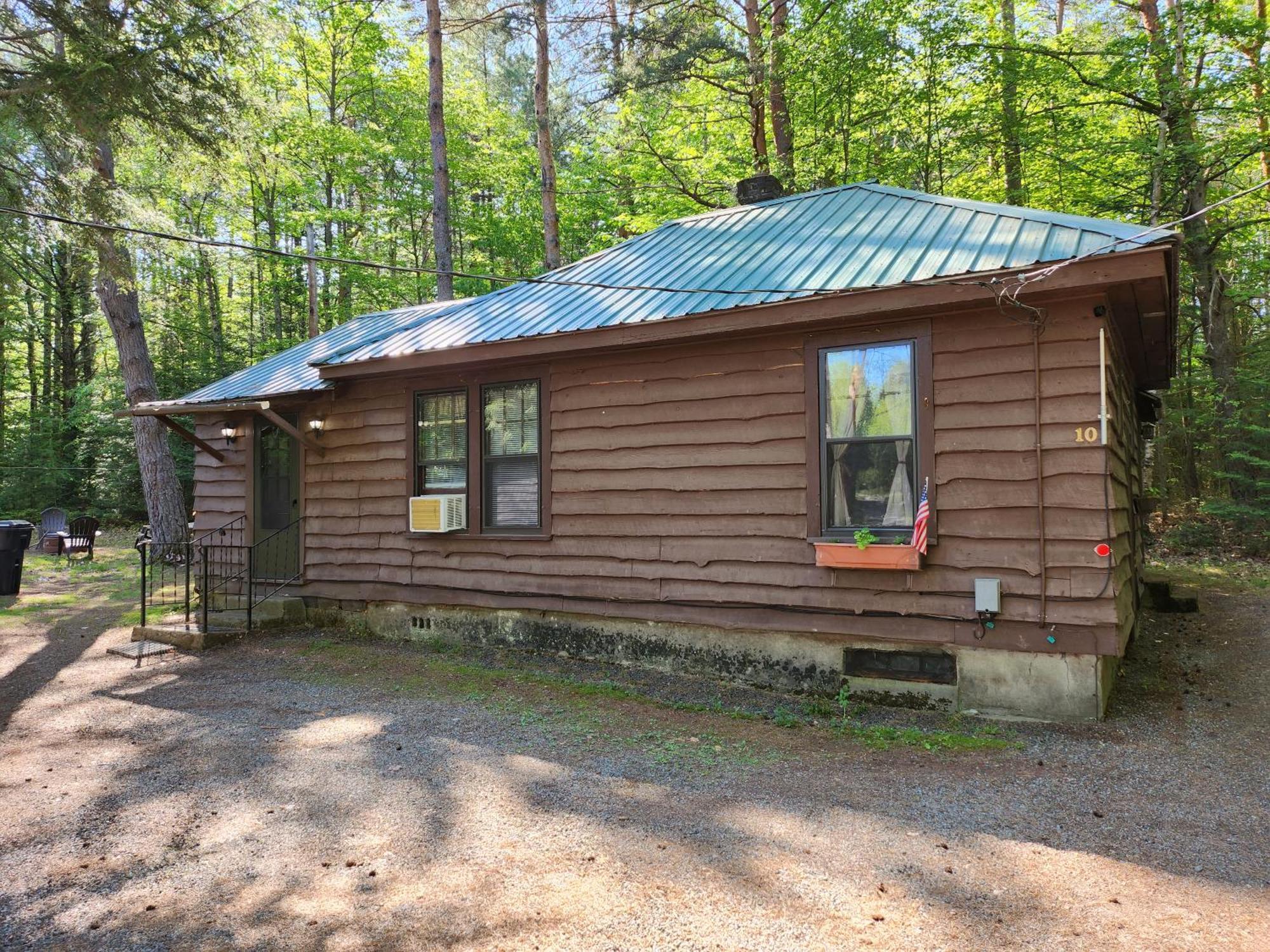Moreno's Adirondack * Saranac Lake