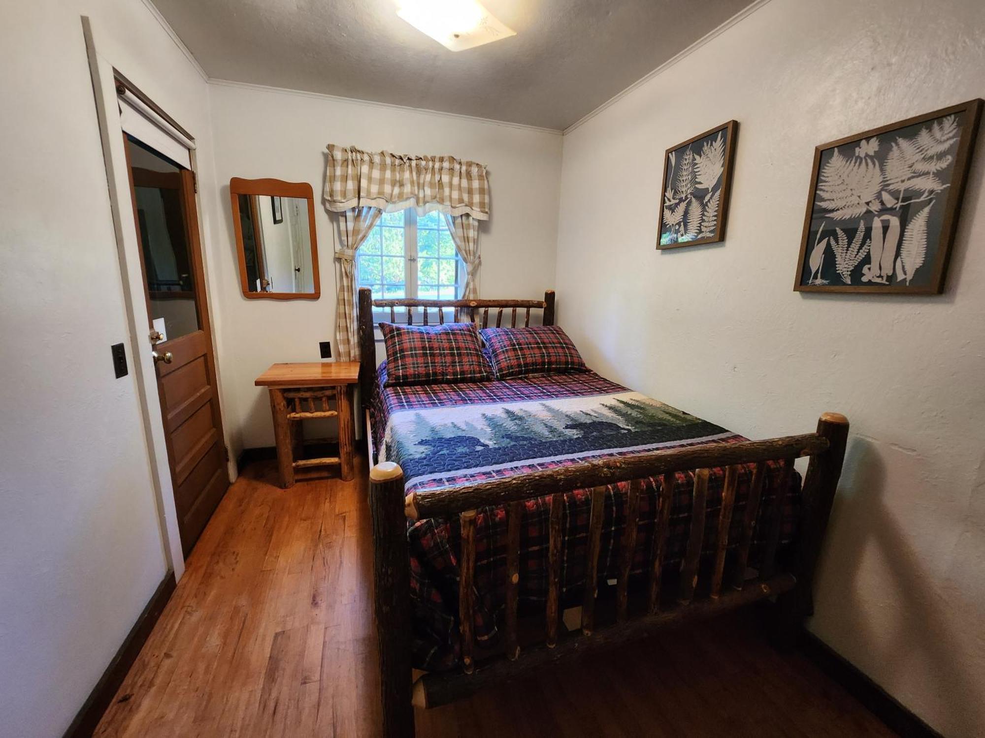 Moreno's Adirondack Lodge