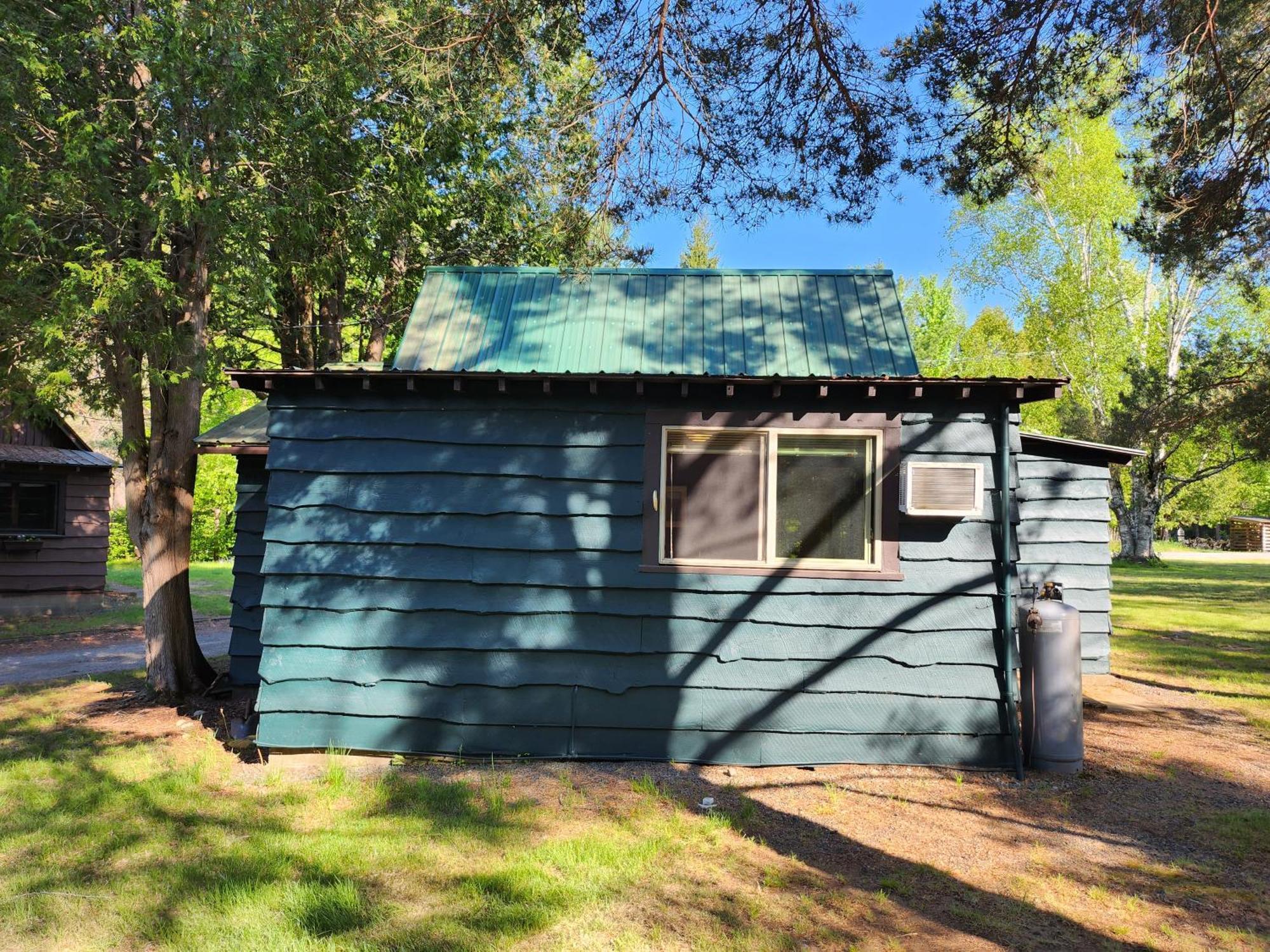 Lodge Moreno's Adirondack