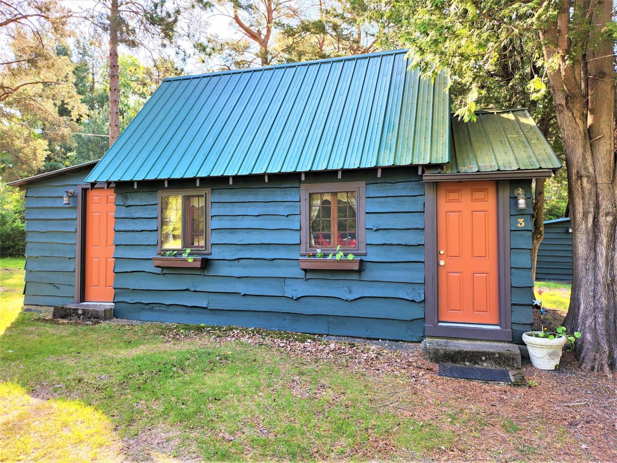 Moreno's Adirondack Lodge